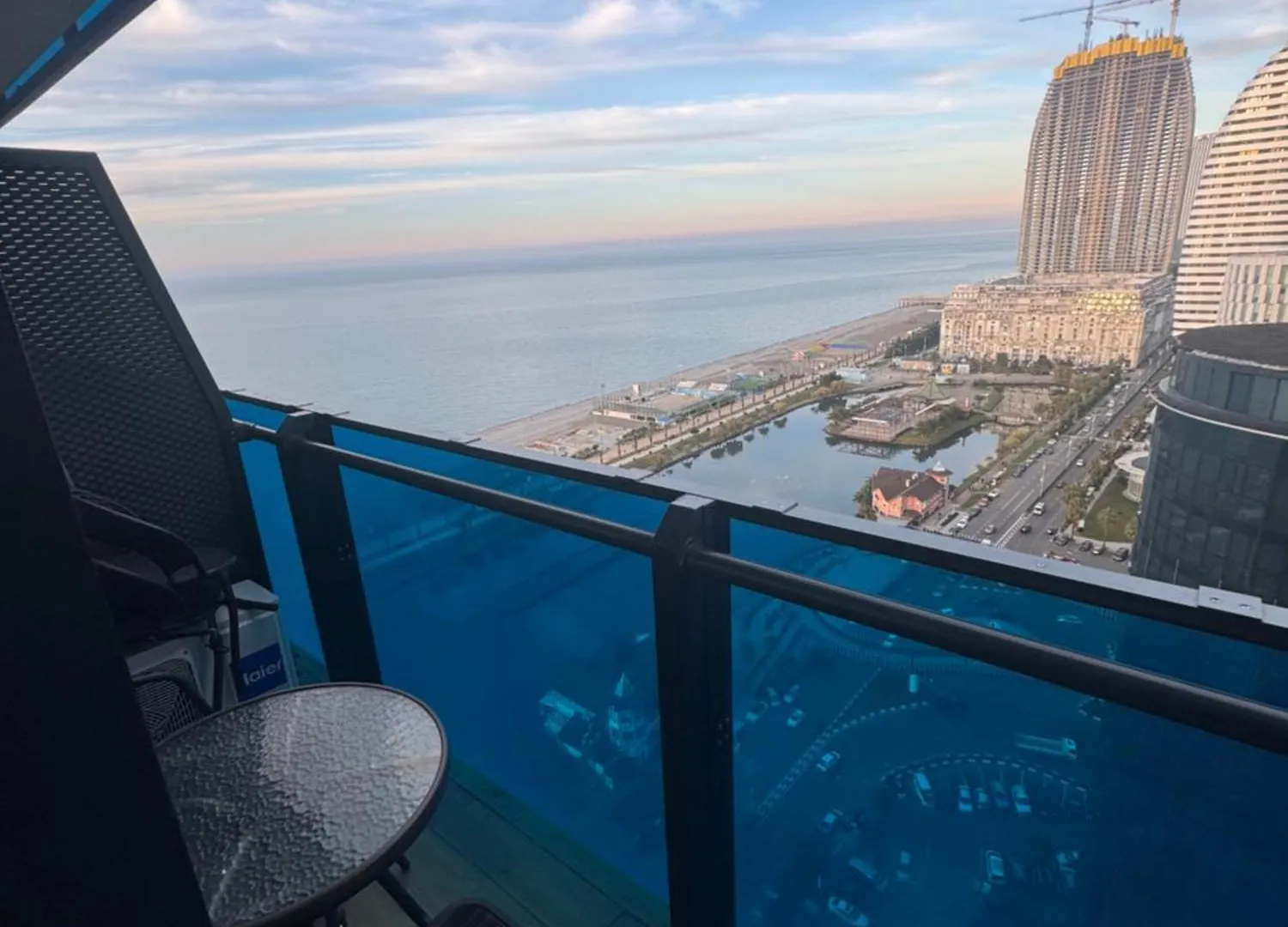 Orbi City Luxury Suites Μπατούμι