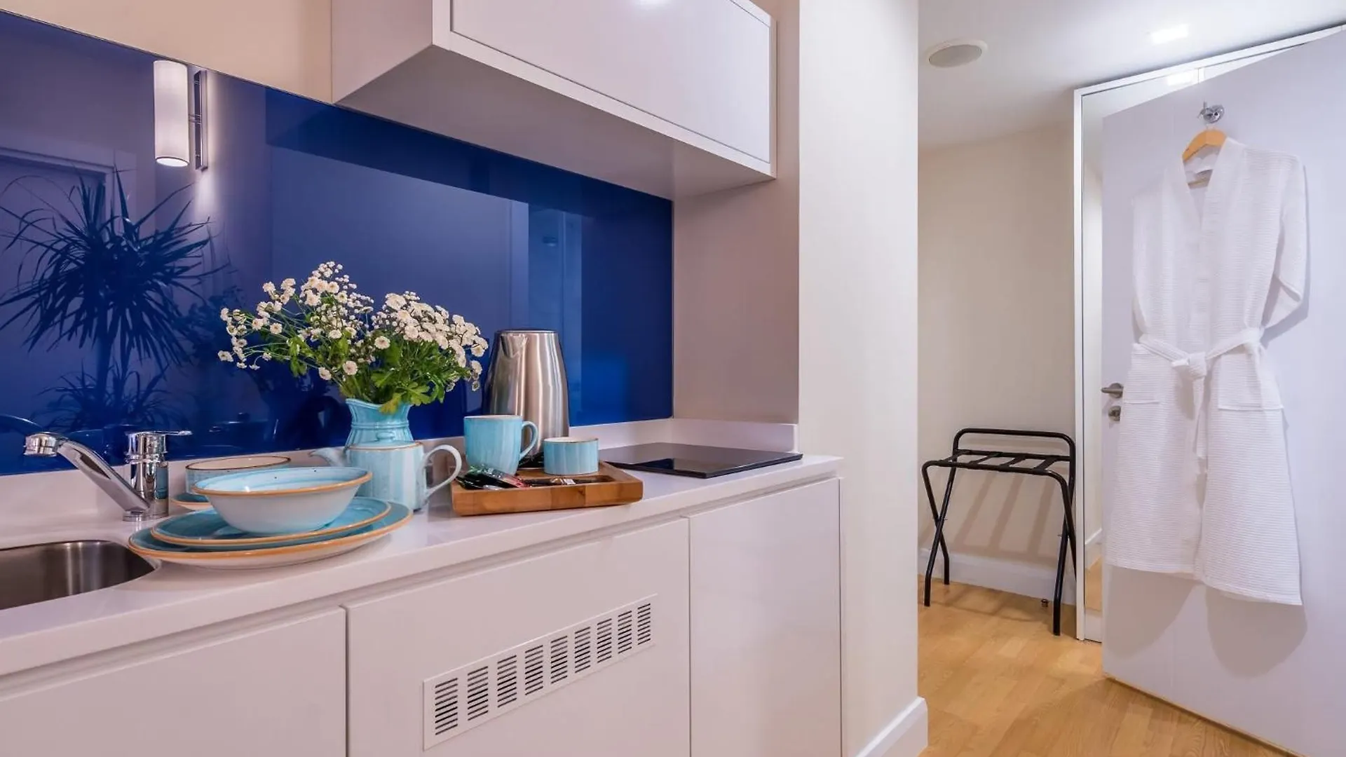 Orbi City Luxury Suites 5*, Μπατούμι